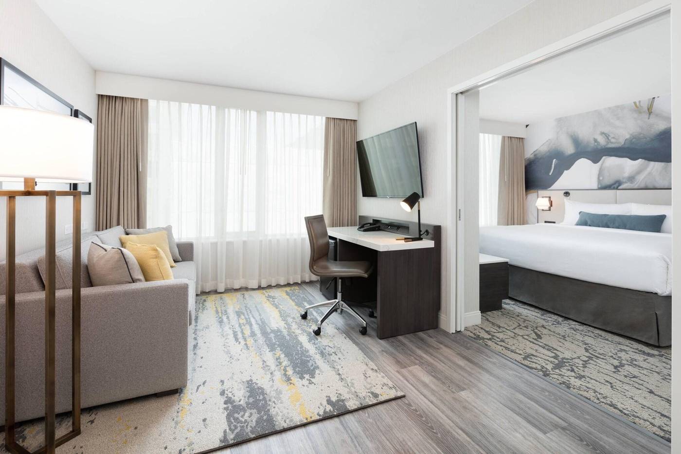 Delta-Hotels-By-Marriott-Vancouver-Downtown-Suites-Room-24