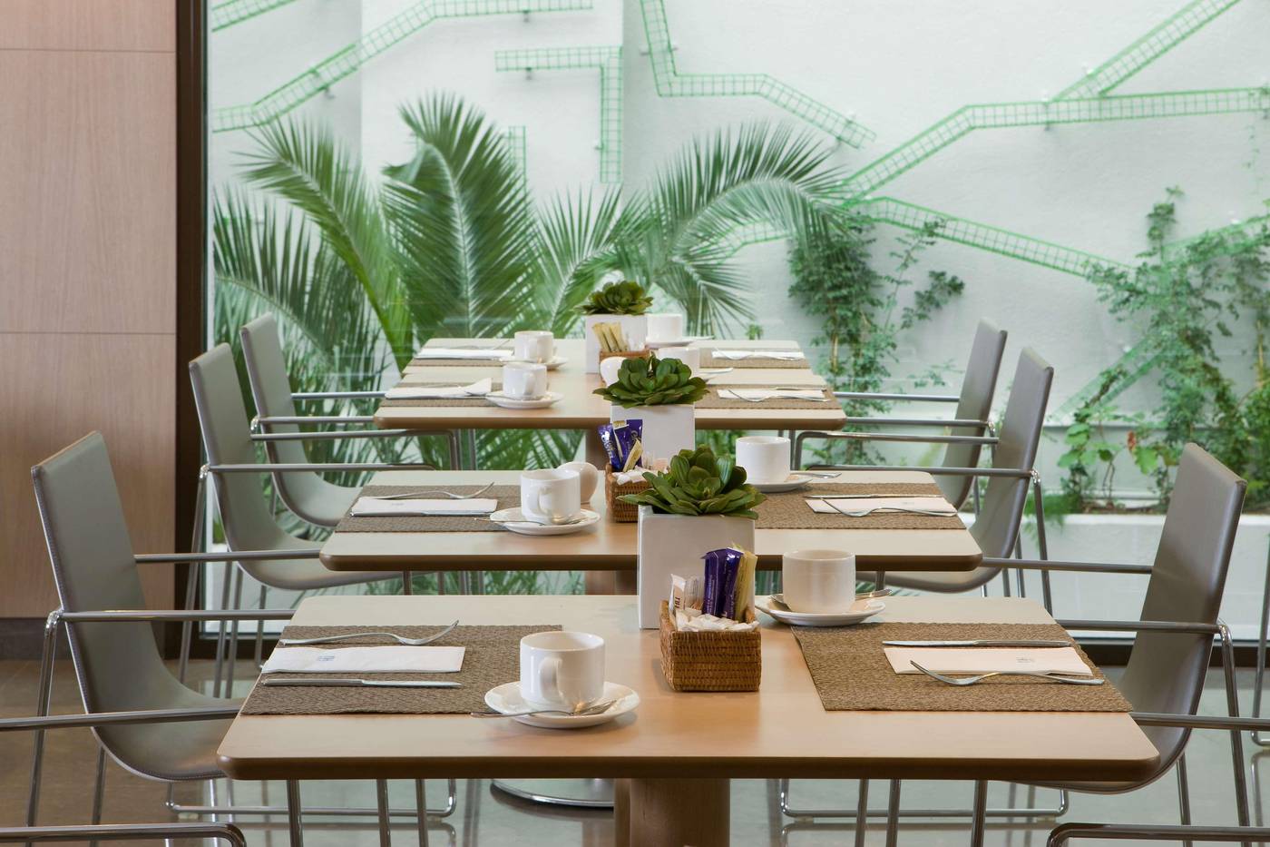 NH-Madrid-Principe-de-Vergara-Restaurant-14