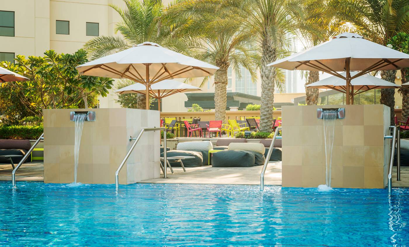 Sofitel-Dubai-Jumeirah-Beach-Pool-7
