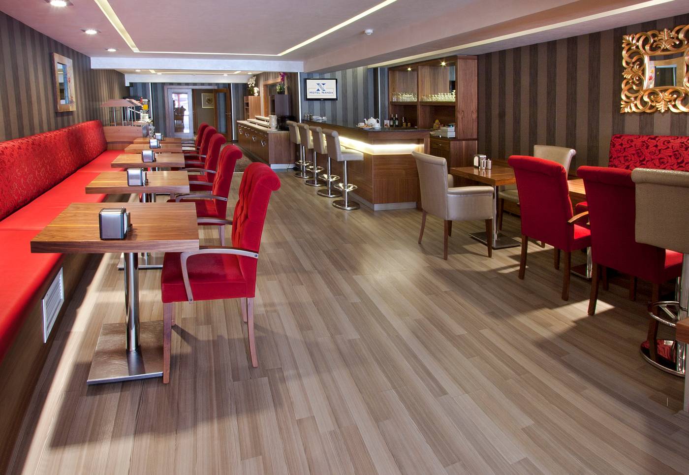 Nanda-Hotel-Restaurant-8