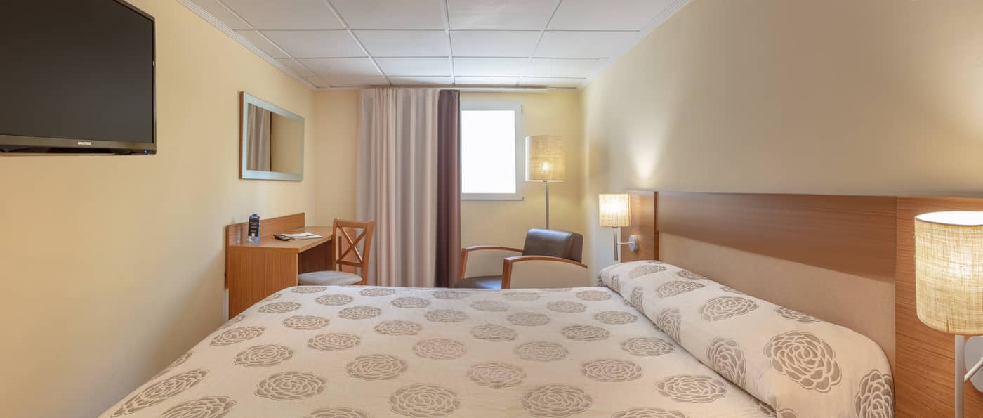 04.09.25 RH Casablanca Suites