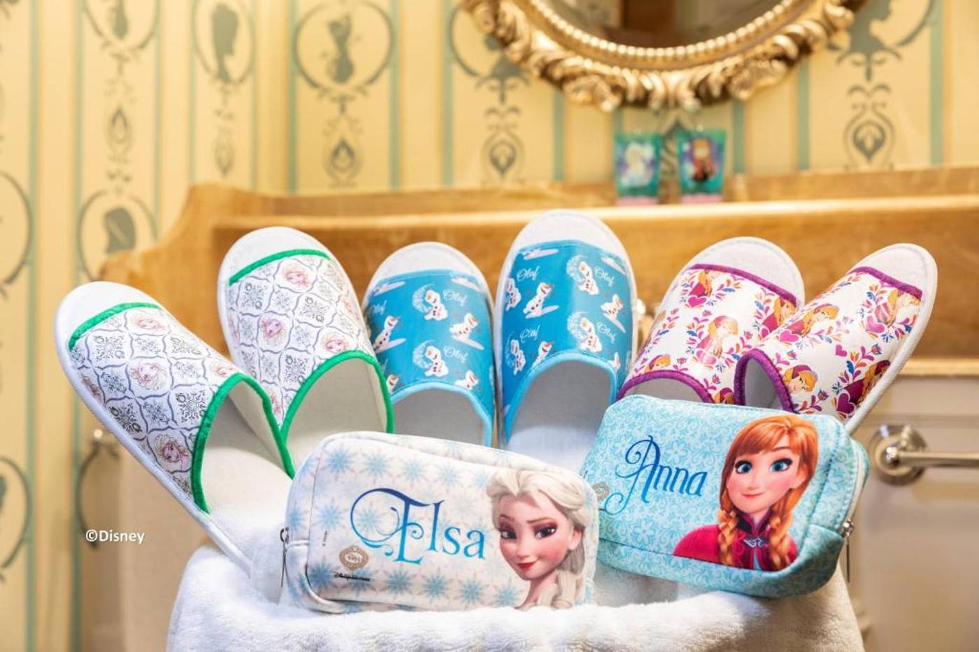 Hong-Kong-Disneyland-Hotel-Room-35