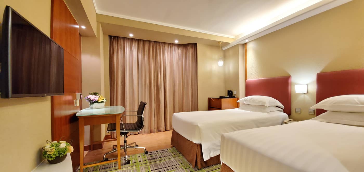 Wharney-Hotel-Room-13
