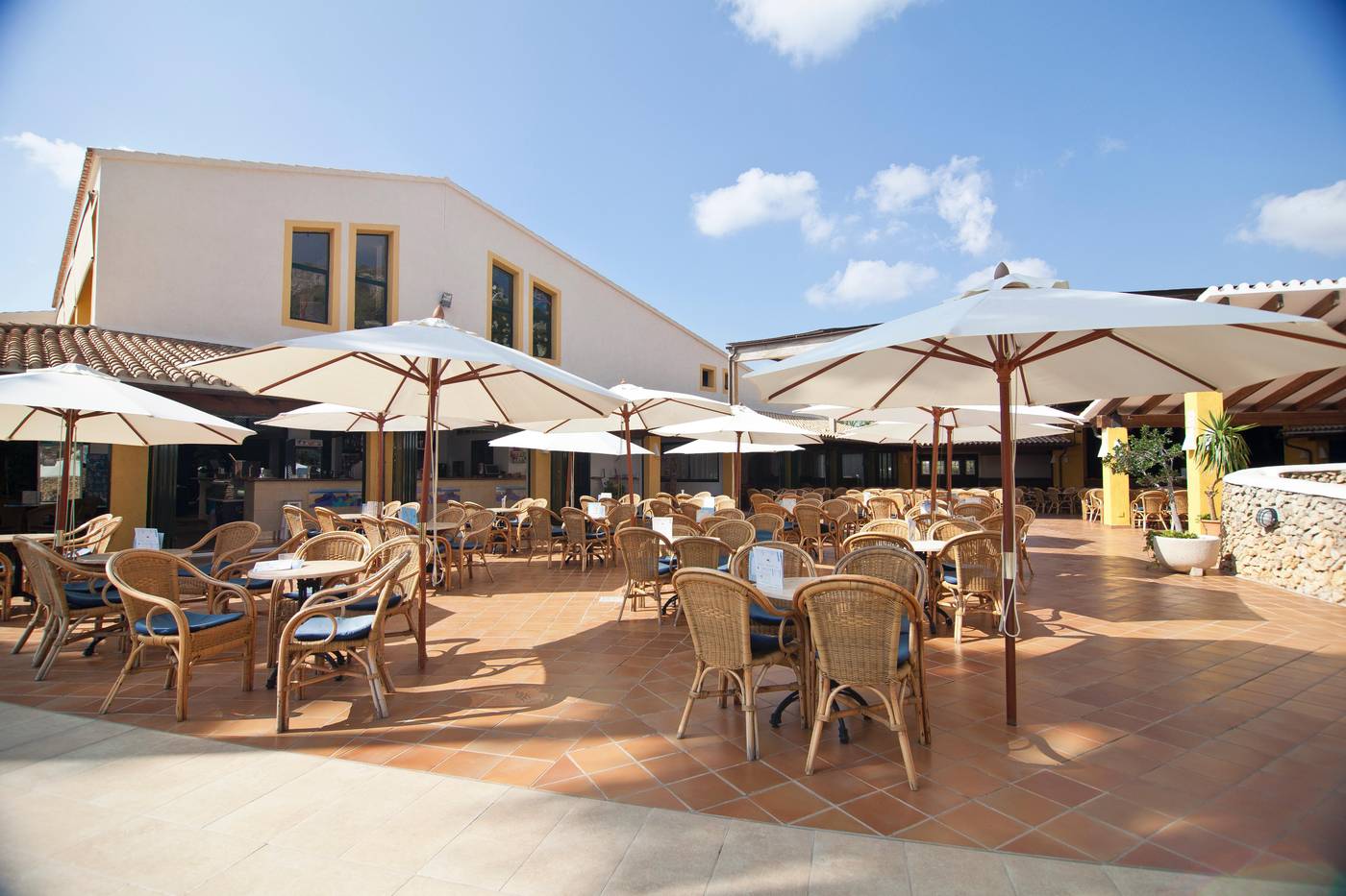 Royal-Son-Bou-Family-Club-Terrace-21