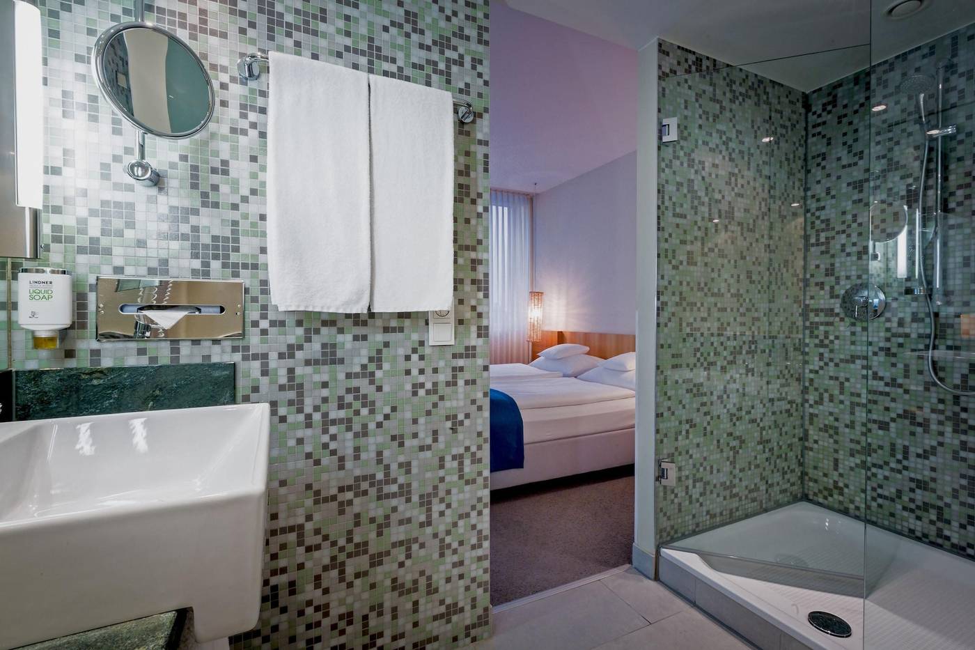 Lindner-Hotel-Berlin-Ku-damm--part-of-JdV-by-Hyatt-Room-48