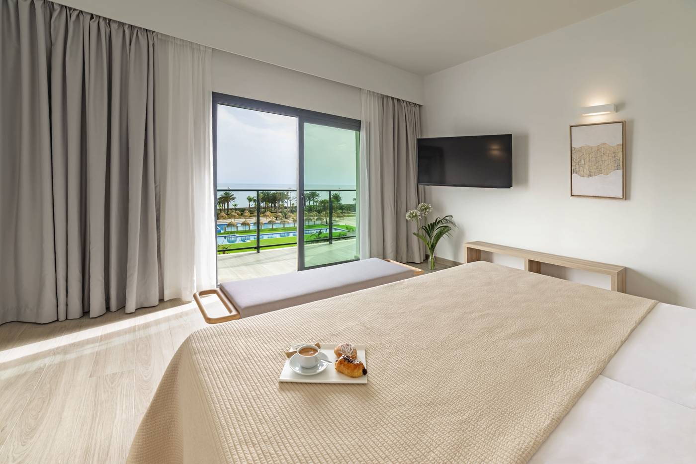 Cabogatamar-Garden-Room-20