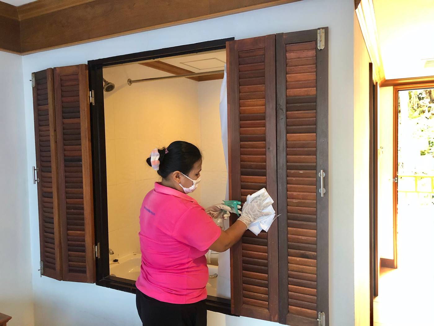 Jiraporn-Hill-Resort-Patong-Room-28