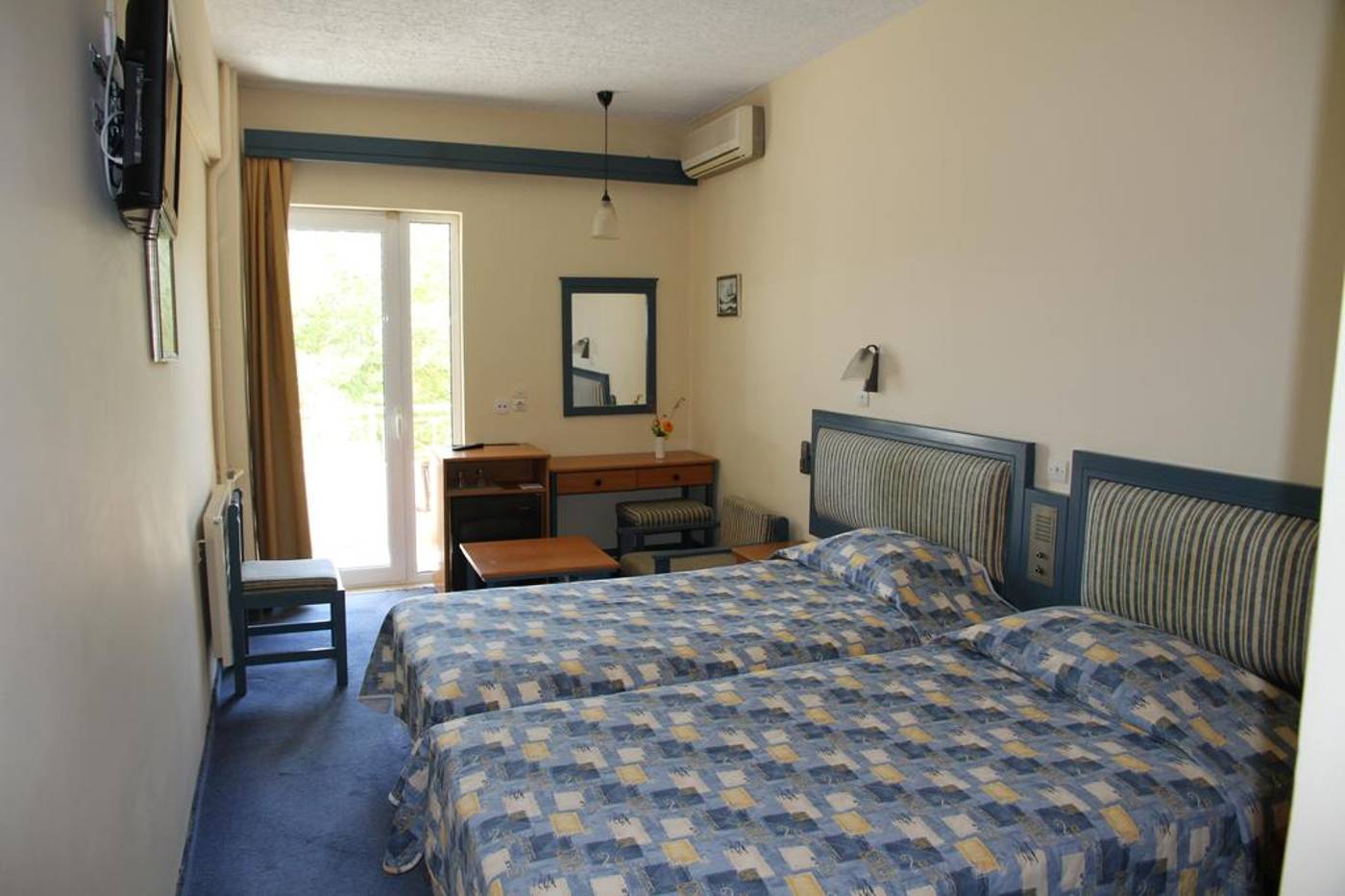 Astron-Room-10