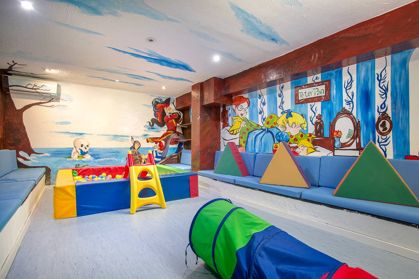 Gran-Hotel-Las-Fuentes-Sports-and-Entertainment-61