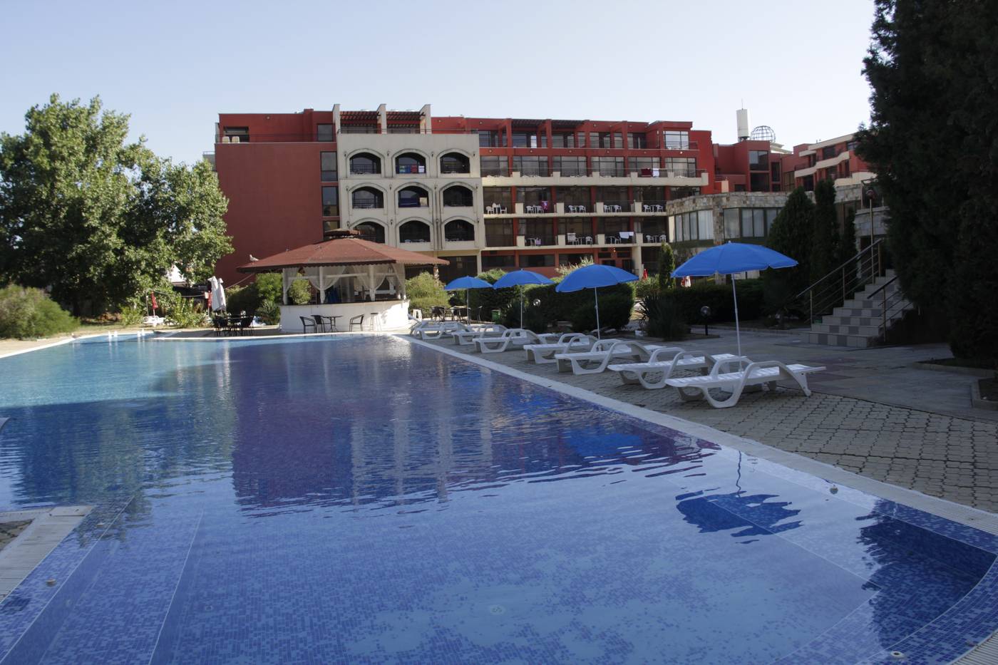 Amfibia-Beach-Complex-Pool-1