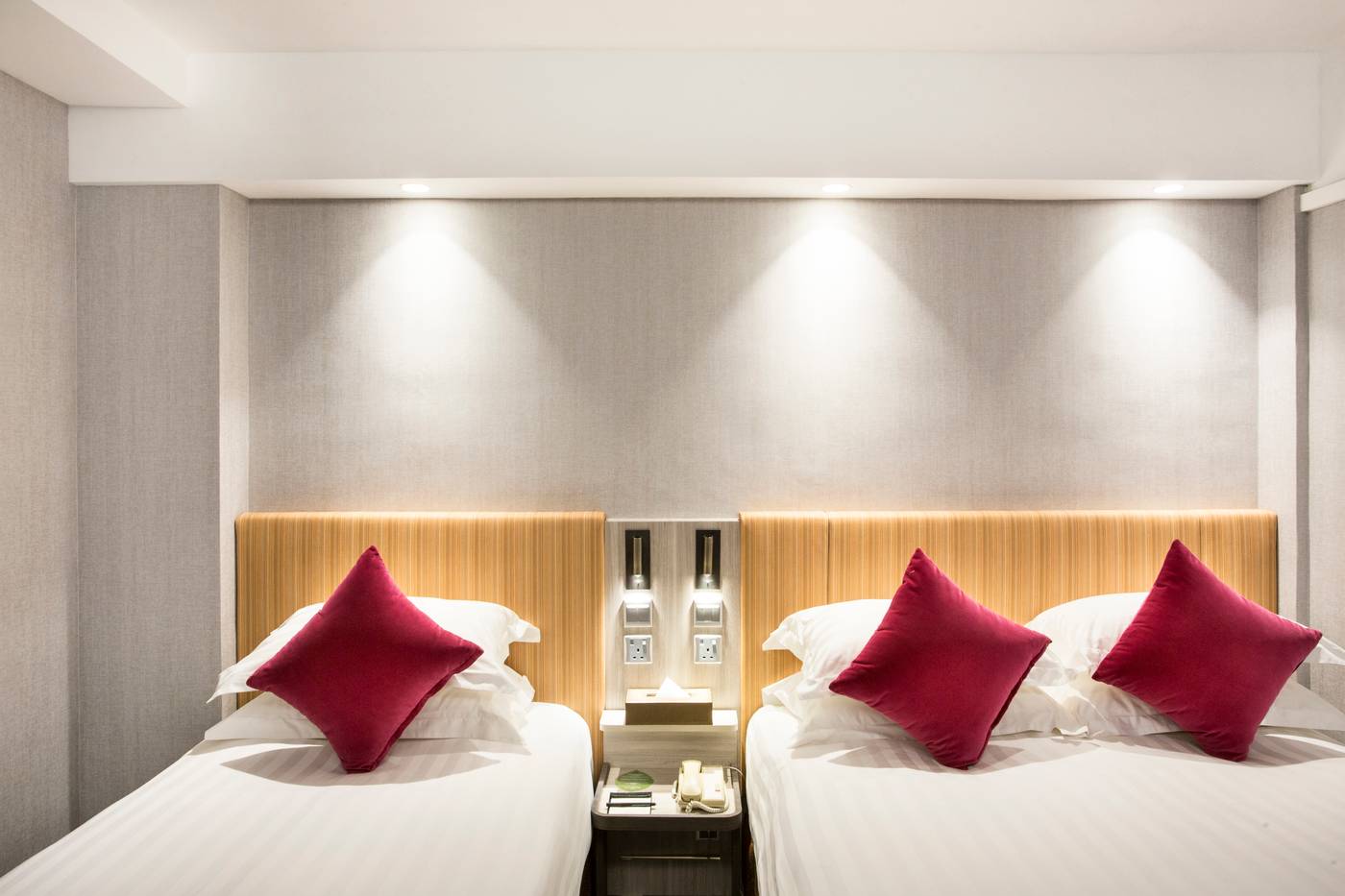 Wharney-Hotel-Room-36