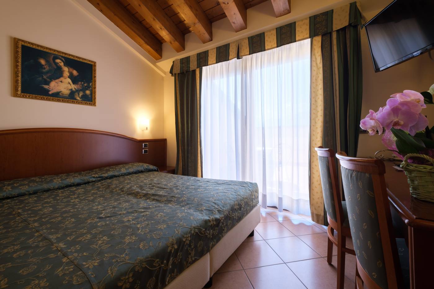 Garda Family House-Italy-CASTELLETTO DI BRENZONE-Room-9