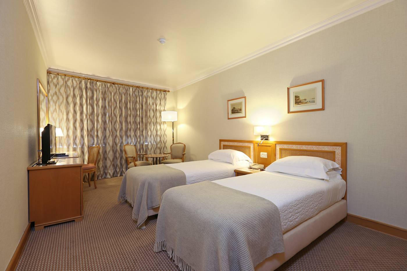 Hotel-Lisboa-Plaza--a-Lisbon-Heritage-Collection-Room-40