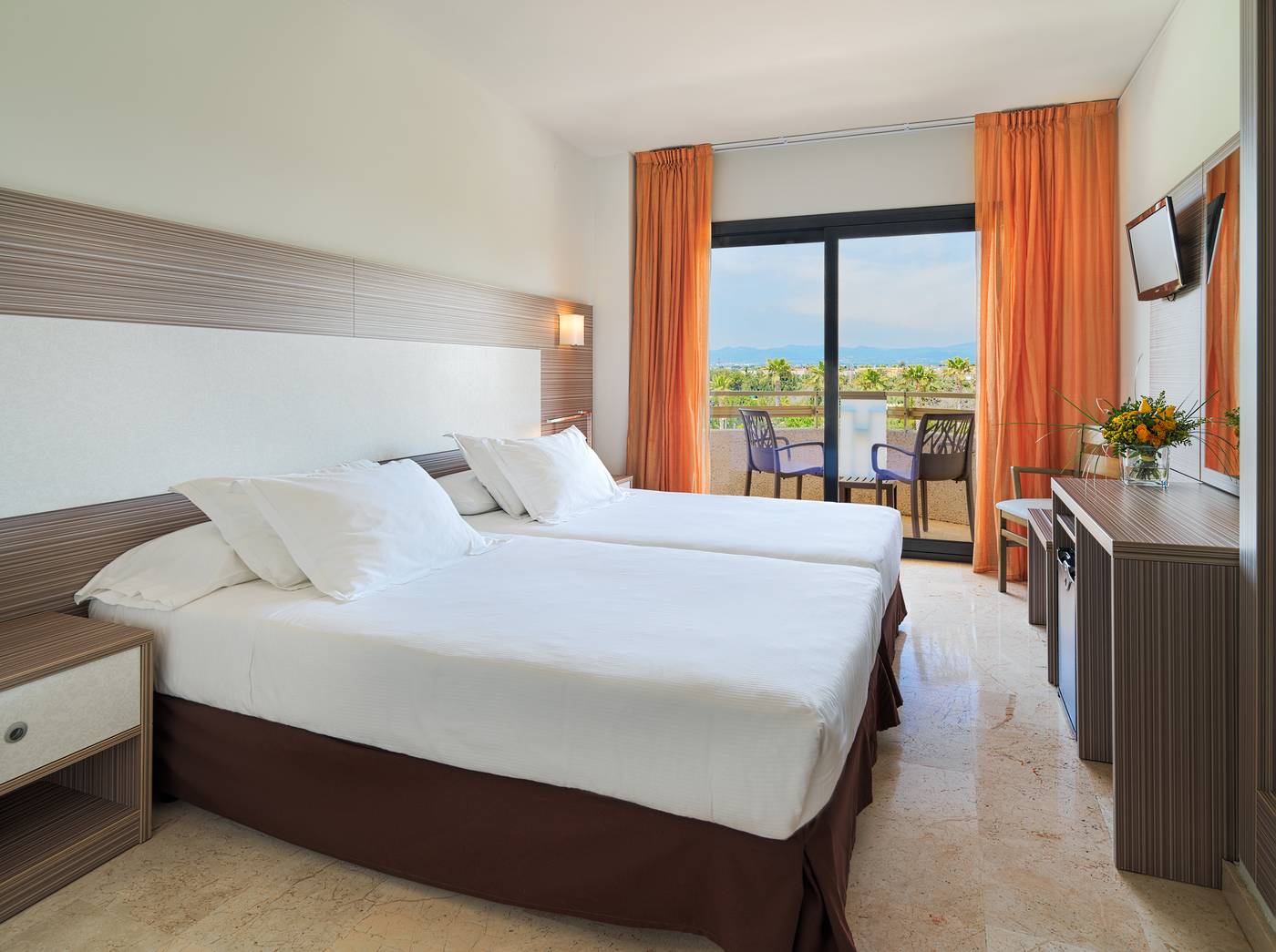 H10-Cambrils-Playa-Room-8