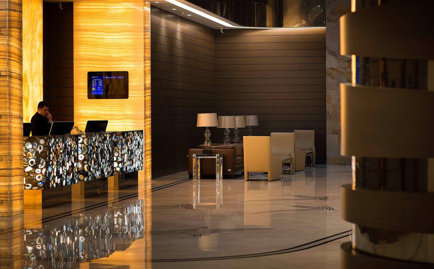 Radisson-Blu-Hotel-Istanbul-Sisli-Lobby-16