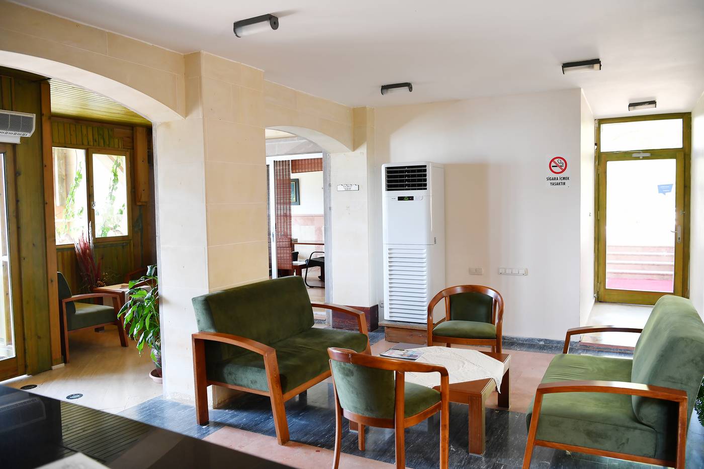 Happy-Kalkan-Lobby-46