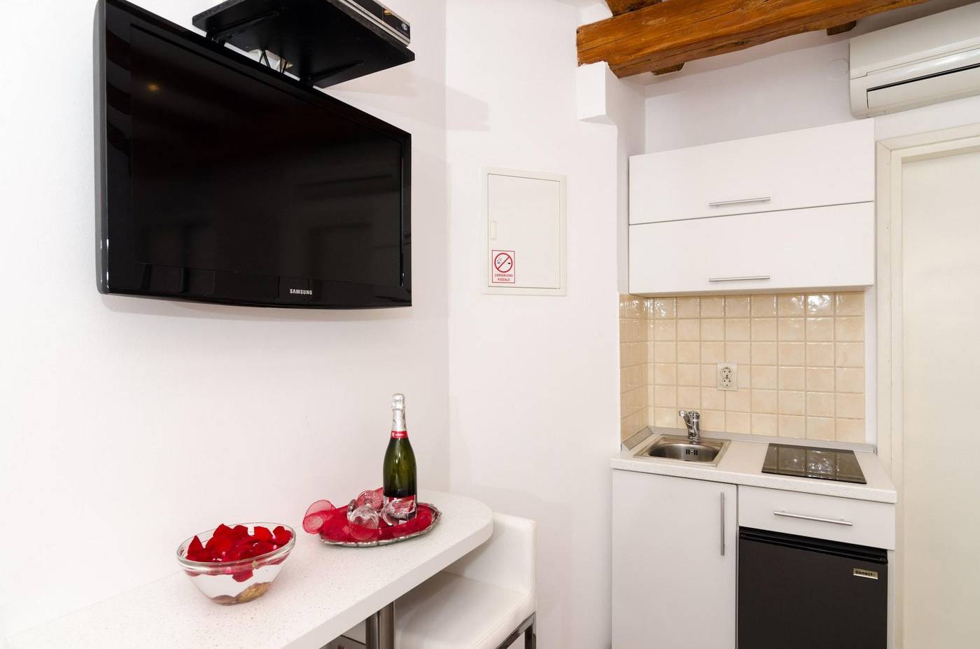 Apartments-Raic-Room-22