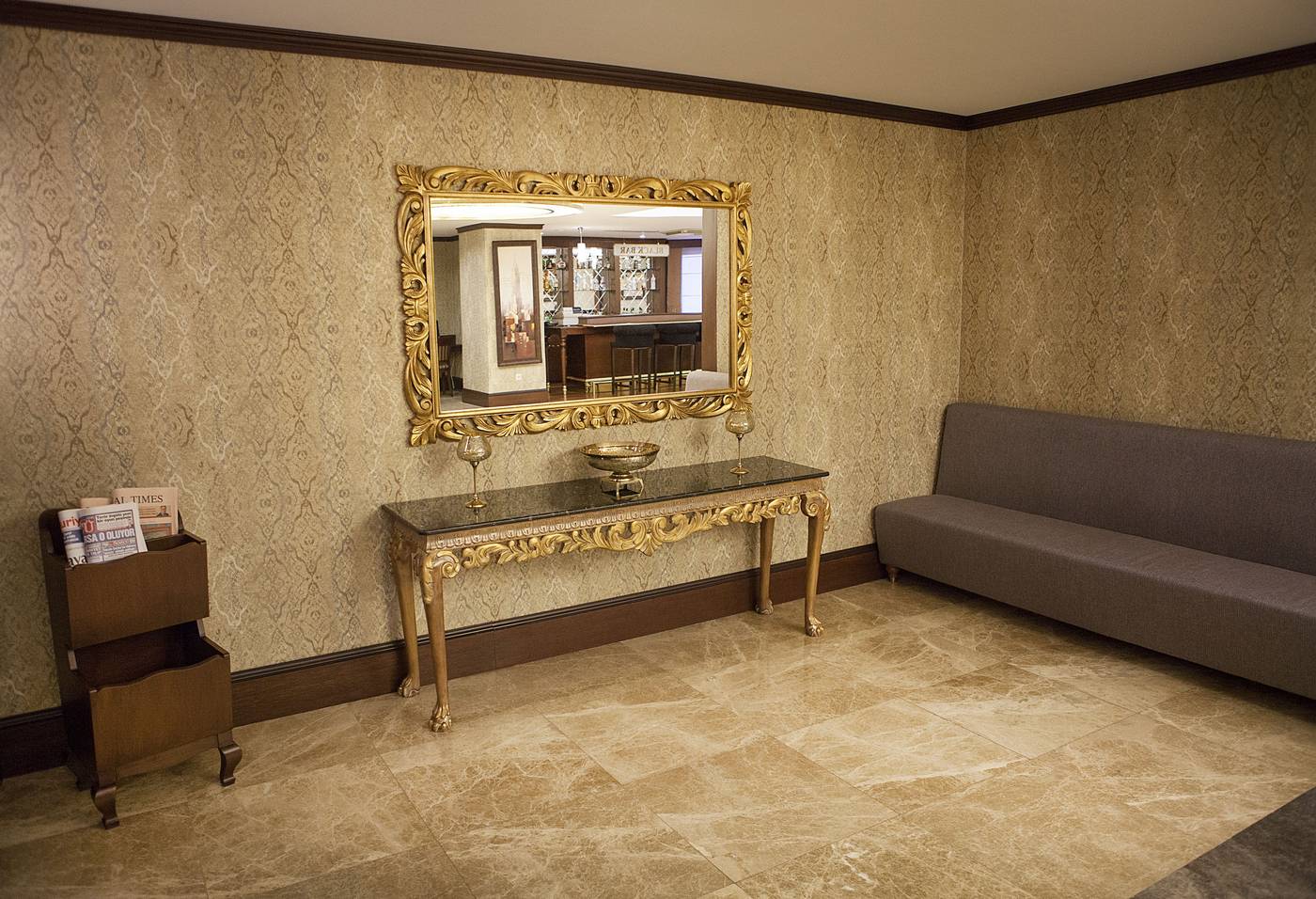 Bilek-Istanbul-Lobby-1