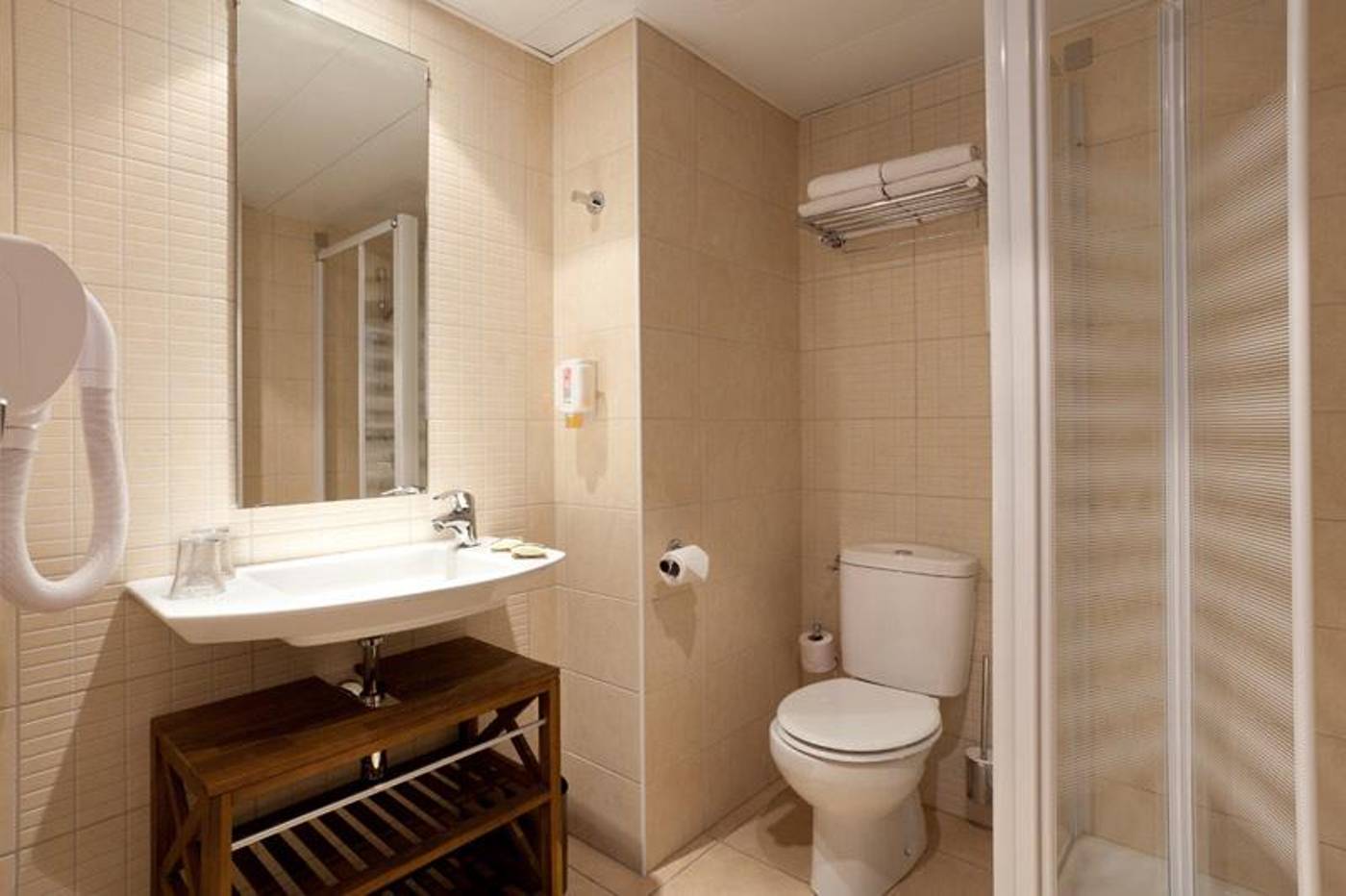 Roissy-France-LOURDES-Room-9