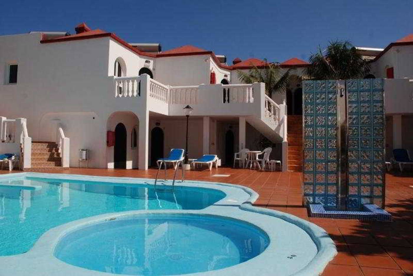 Apartamentos-y-Villas-Galera-Beach-Pool-6