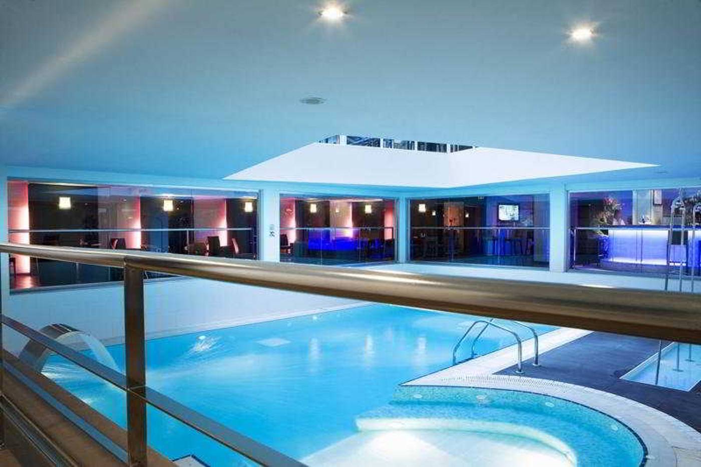 Oceania-Paris-Porte-De-Versailles-Pool-57