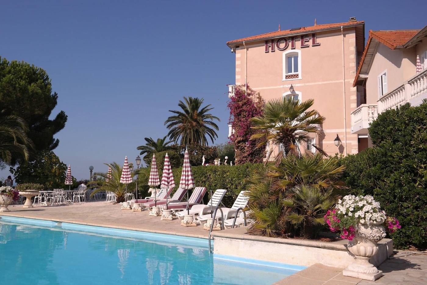 Chateau-de-Mei-Lese-Sports-and-Entertainment-2