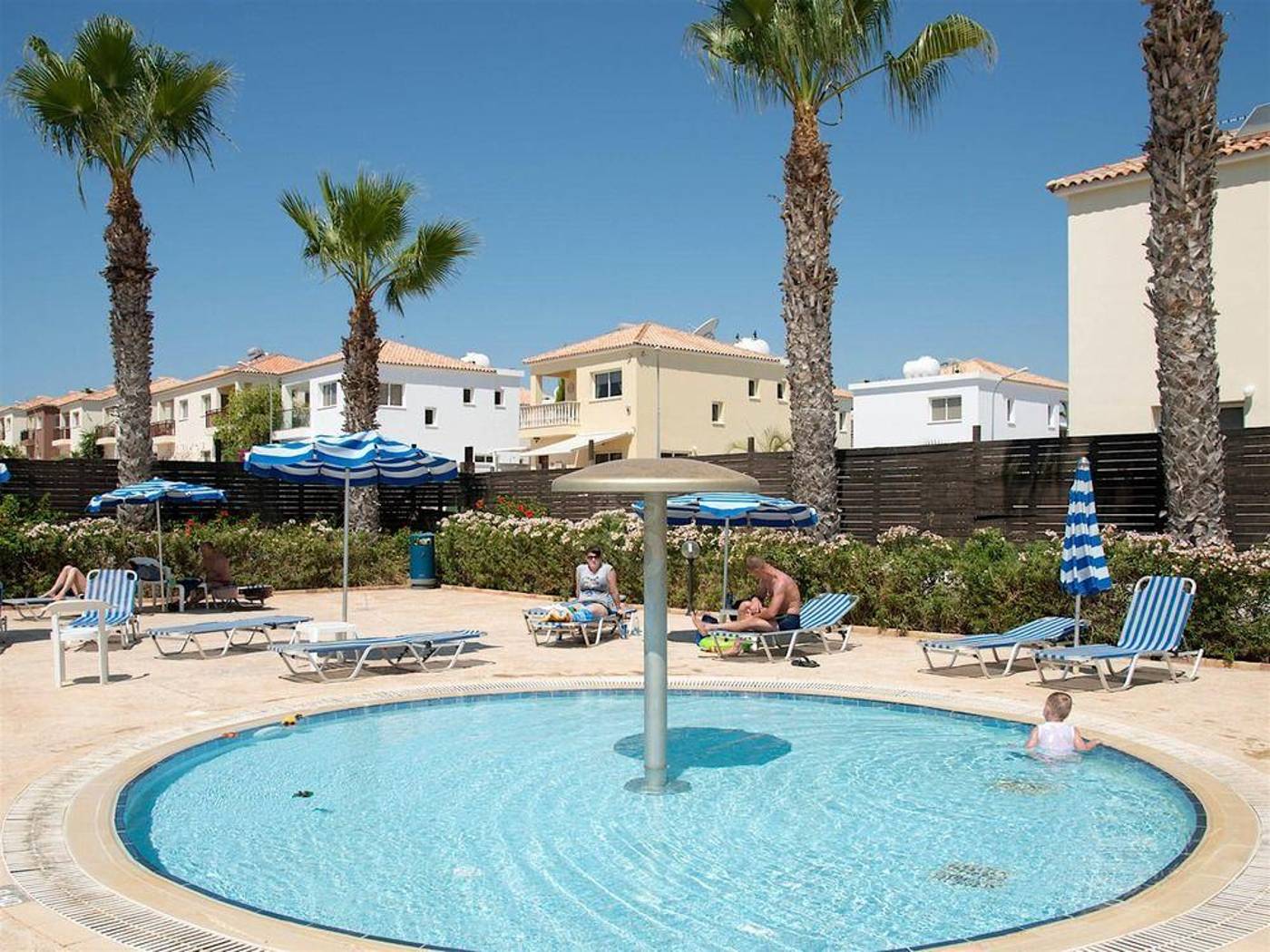 Polycarpia-Pool-12