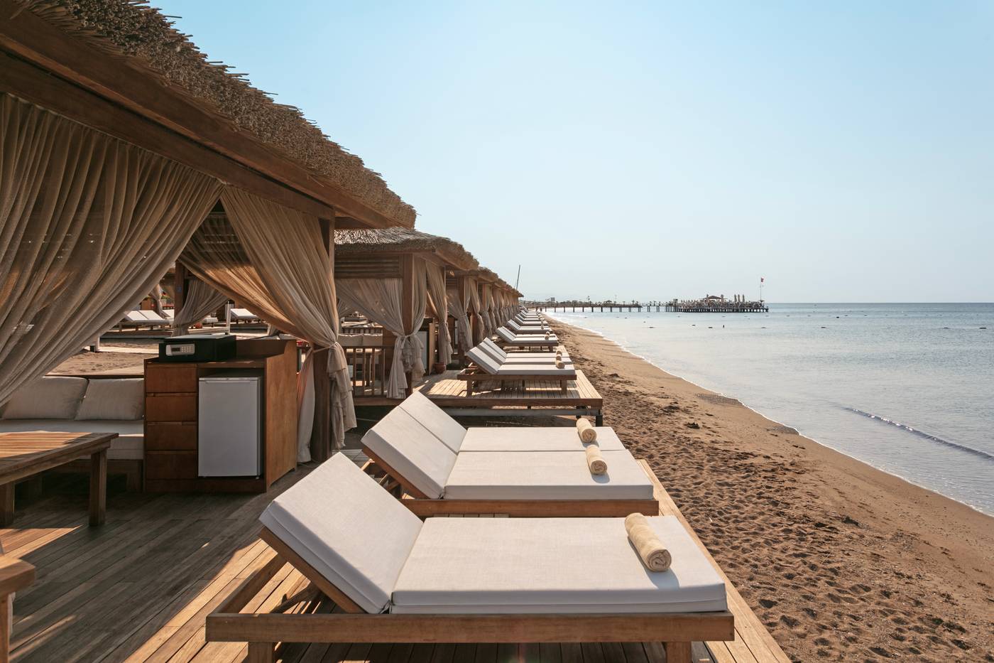 Titanic-Deluxe-Lara-Beach-78