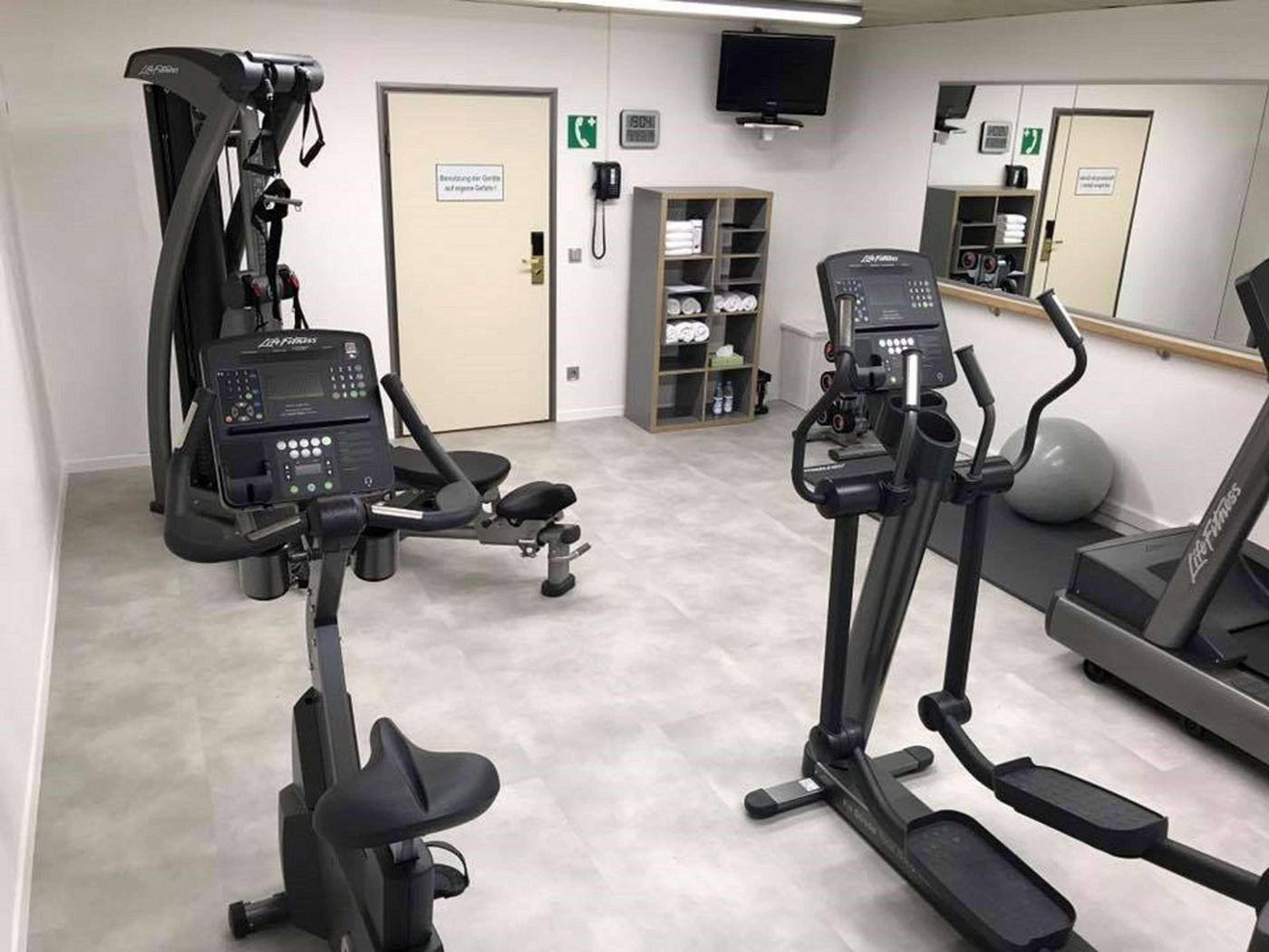 Mercure-Hotel-Muenchen-Sued-Messe-Sports-and-Entertainment-49