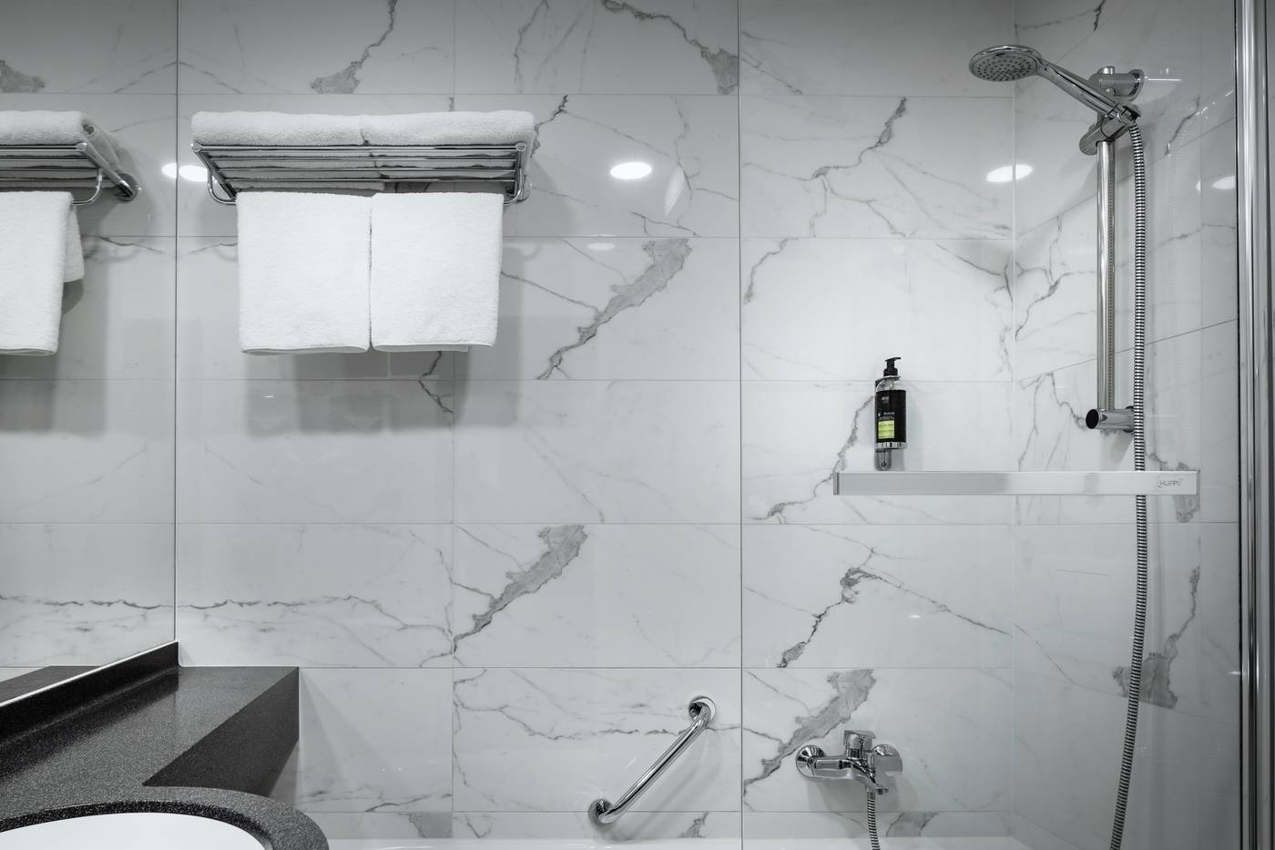 Astoria-Hotel-Room-17