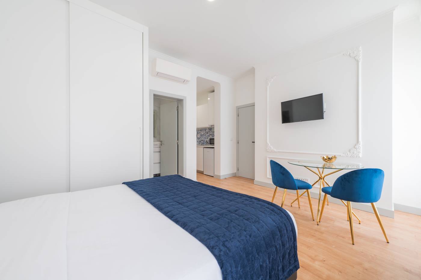 Via-Augusta-129-Room-23