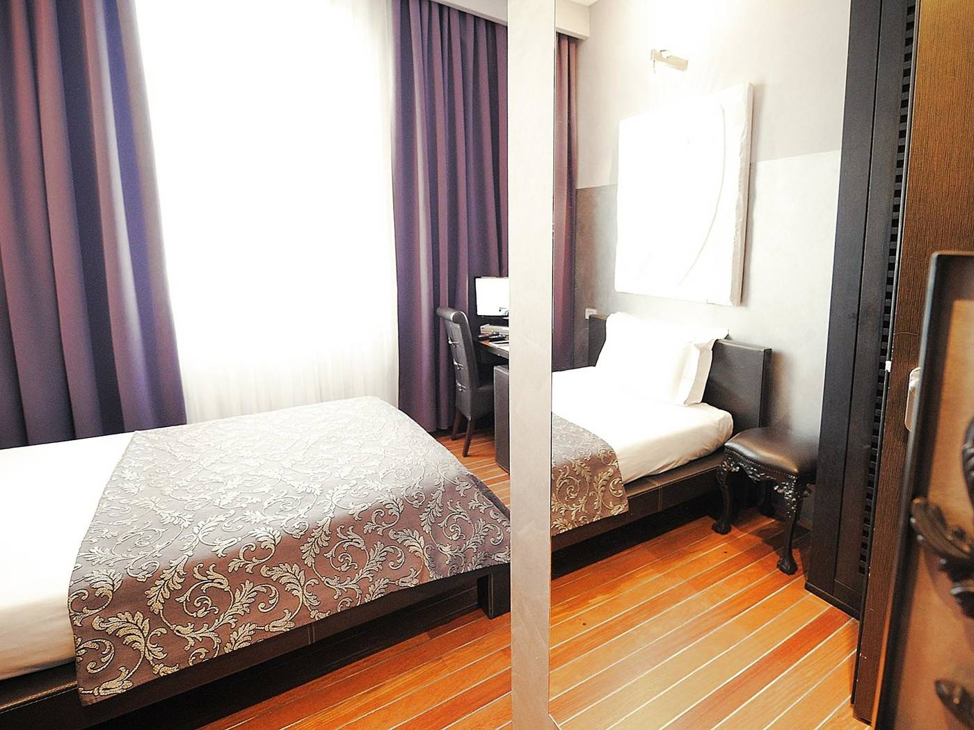 Borghese-Palace-Art-Hotel-Room-33