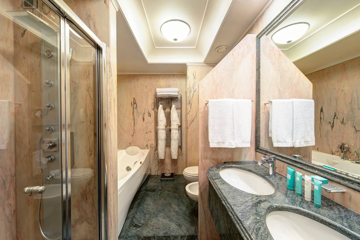 Hotel-Capitol-Room-20