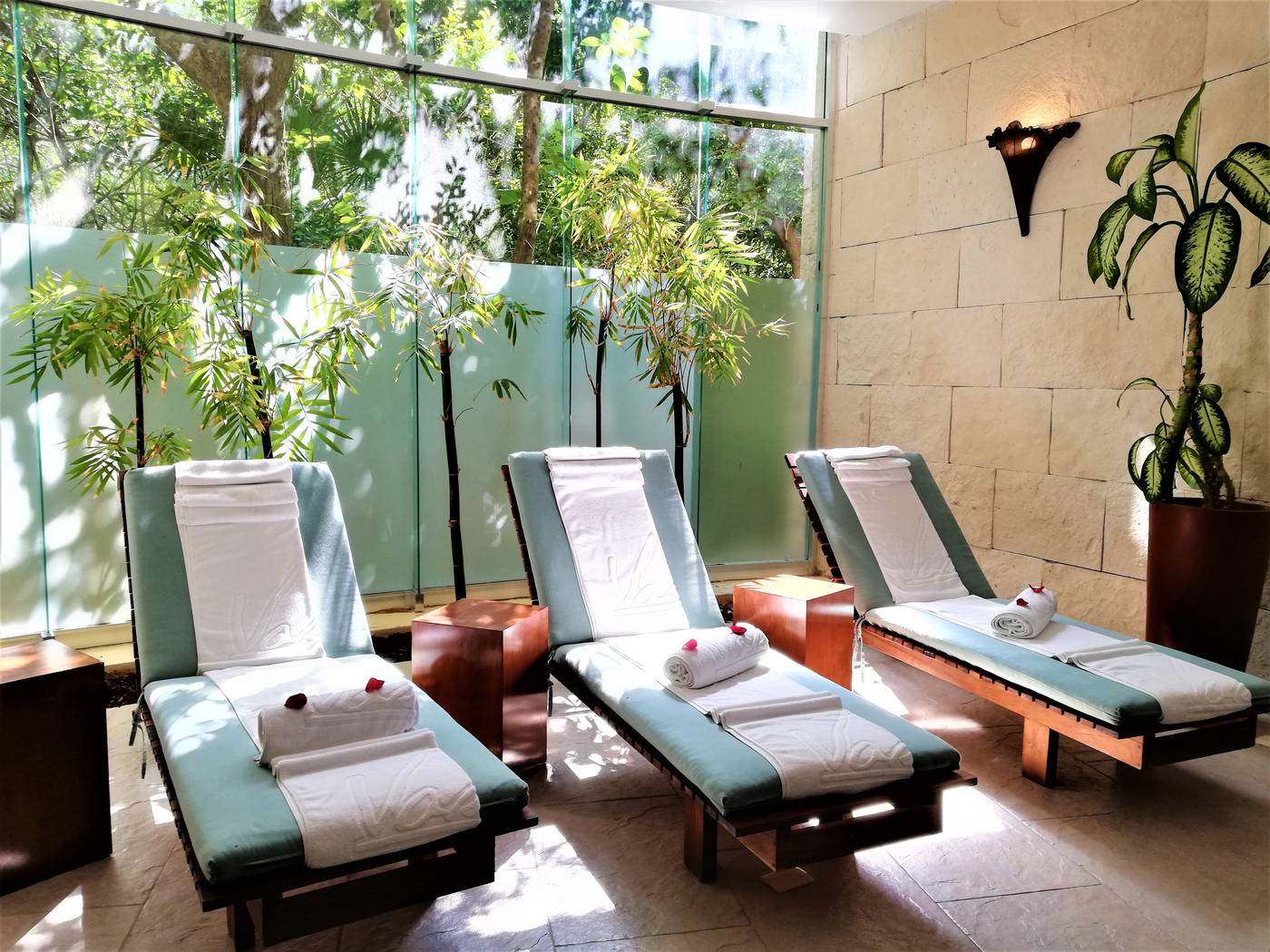 Essence-at-the-Fives-Beach-Sports-and-Entertainment-68