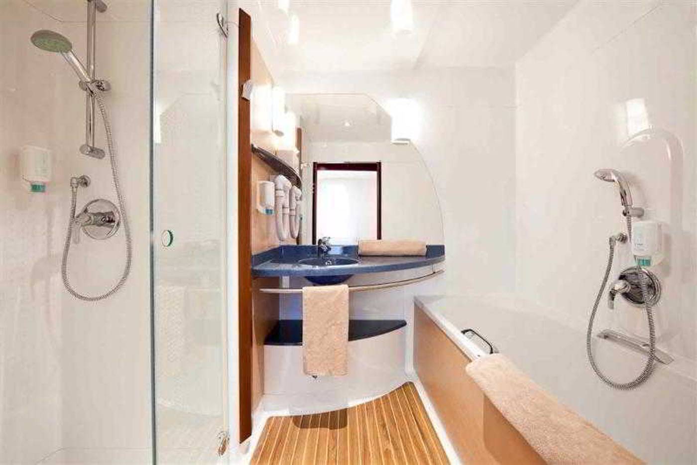 Novotel Suites Rouen Normandie-France-Rouen-General view-6