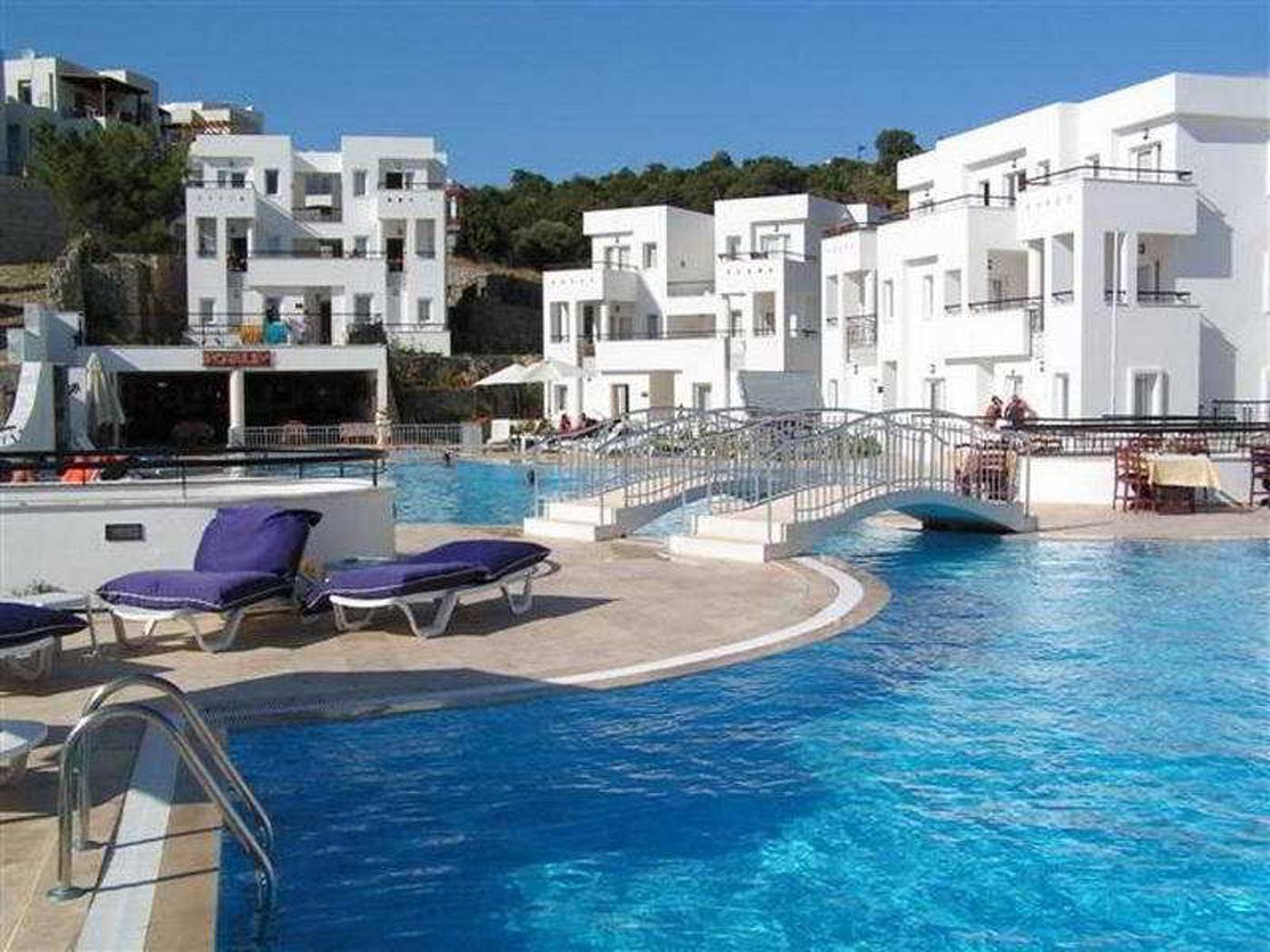 Club-Pedelisa-Apart-Pool-6