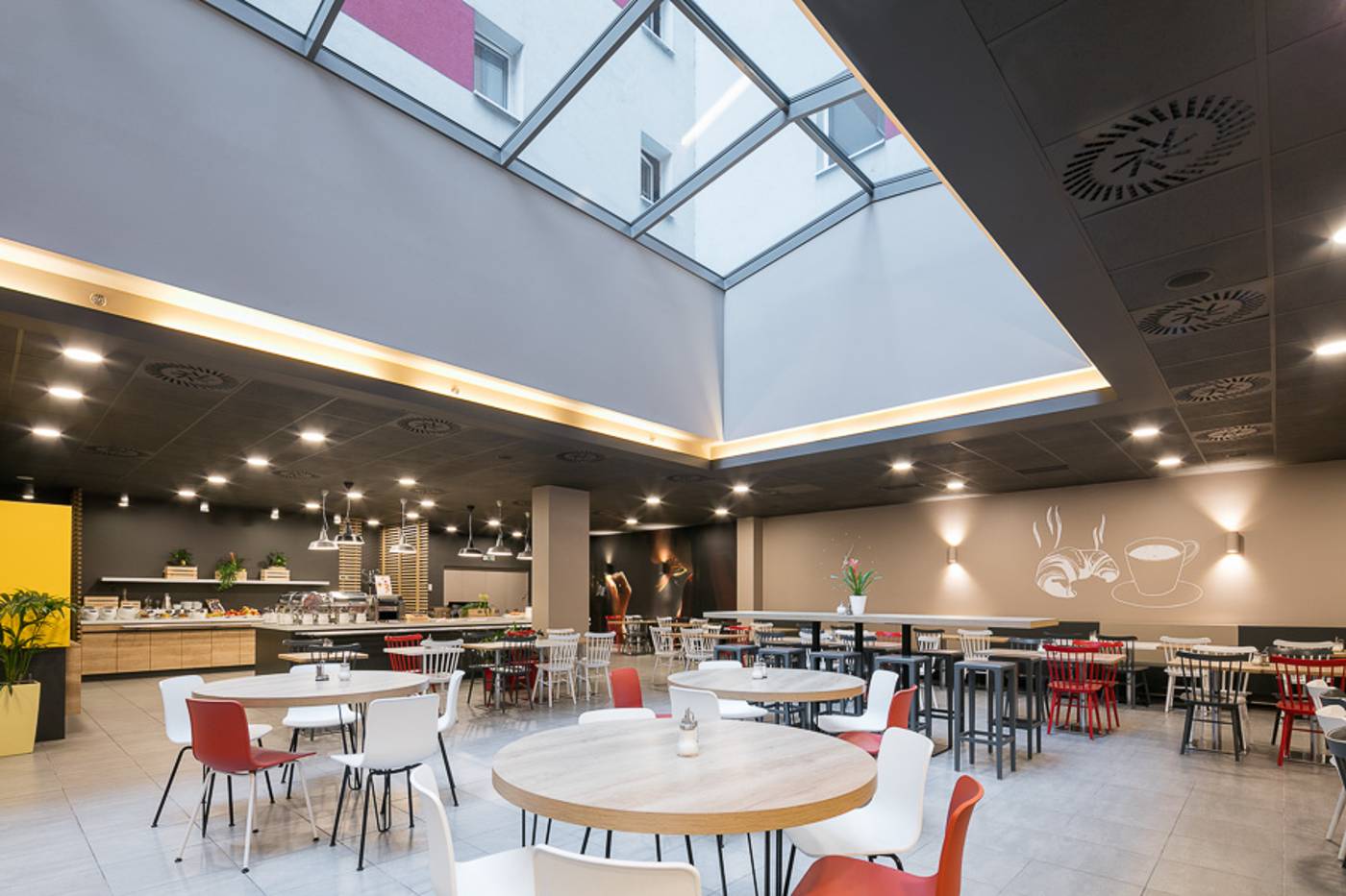 Ibis-Praha-Old-Town-Restaurant-12