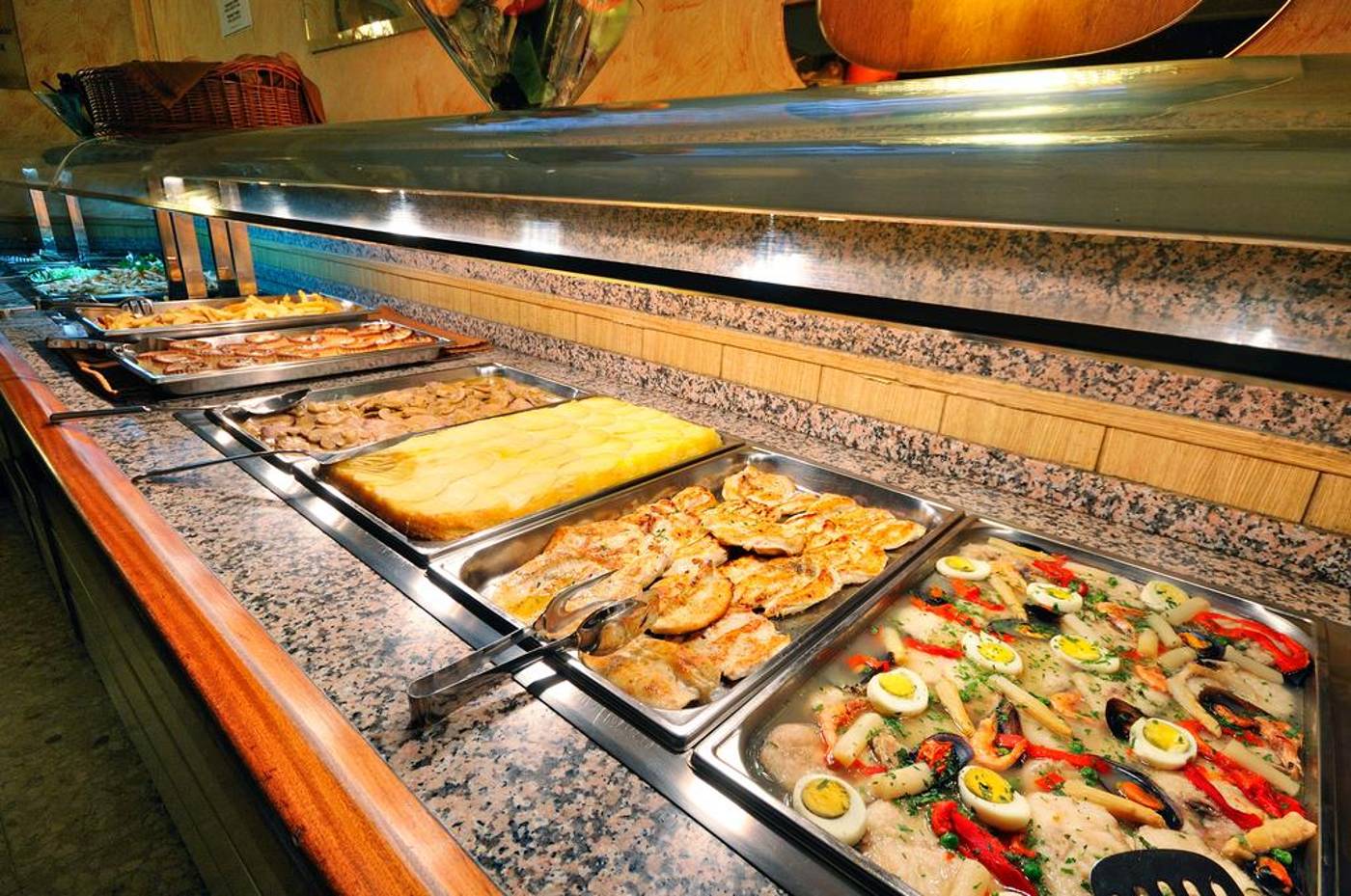 Continental-Restaurant-17