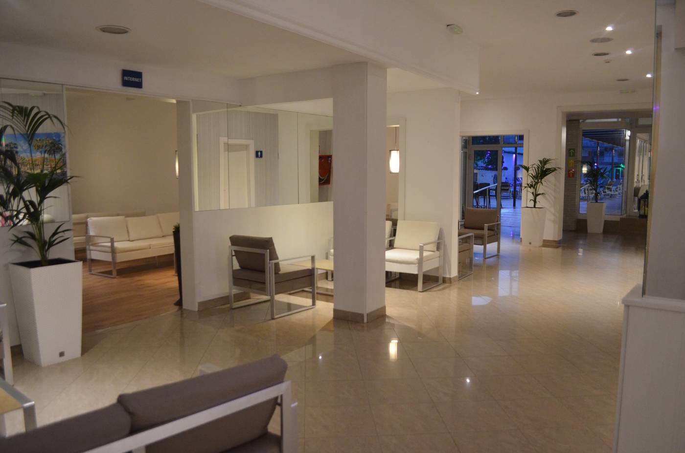 Hotel-Apartamentos-Solimar-Lobby-60