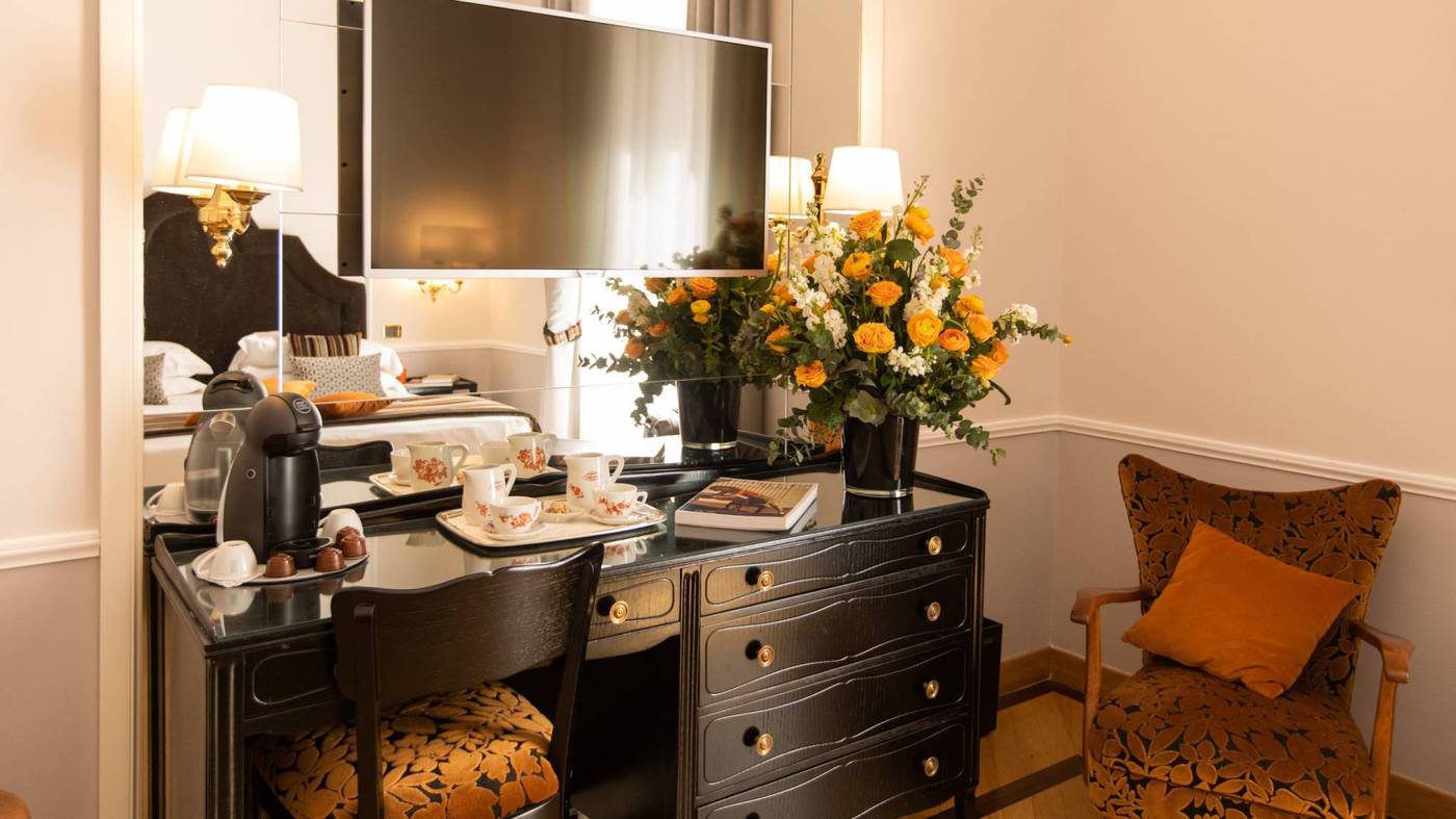 Bettoja-Hotel-Massimo-d-Azeglio-Room-5