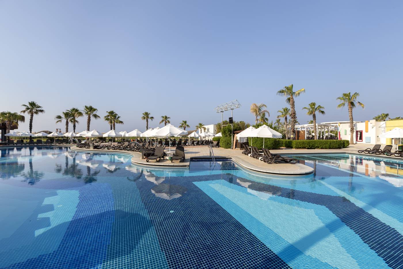 Sherwood-Dreams-Resort-Pool-9