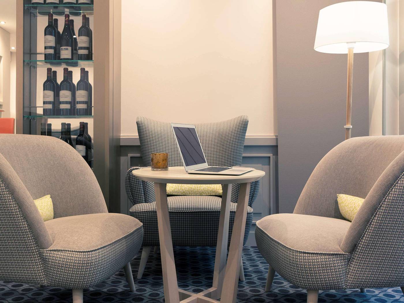 Hotel-Mercure-Paris-Montparnasse-Raspail-Bar-9