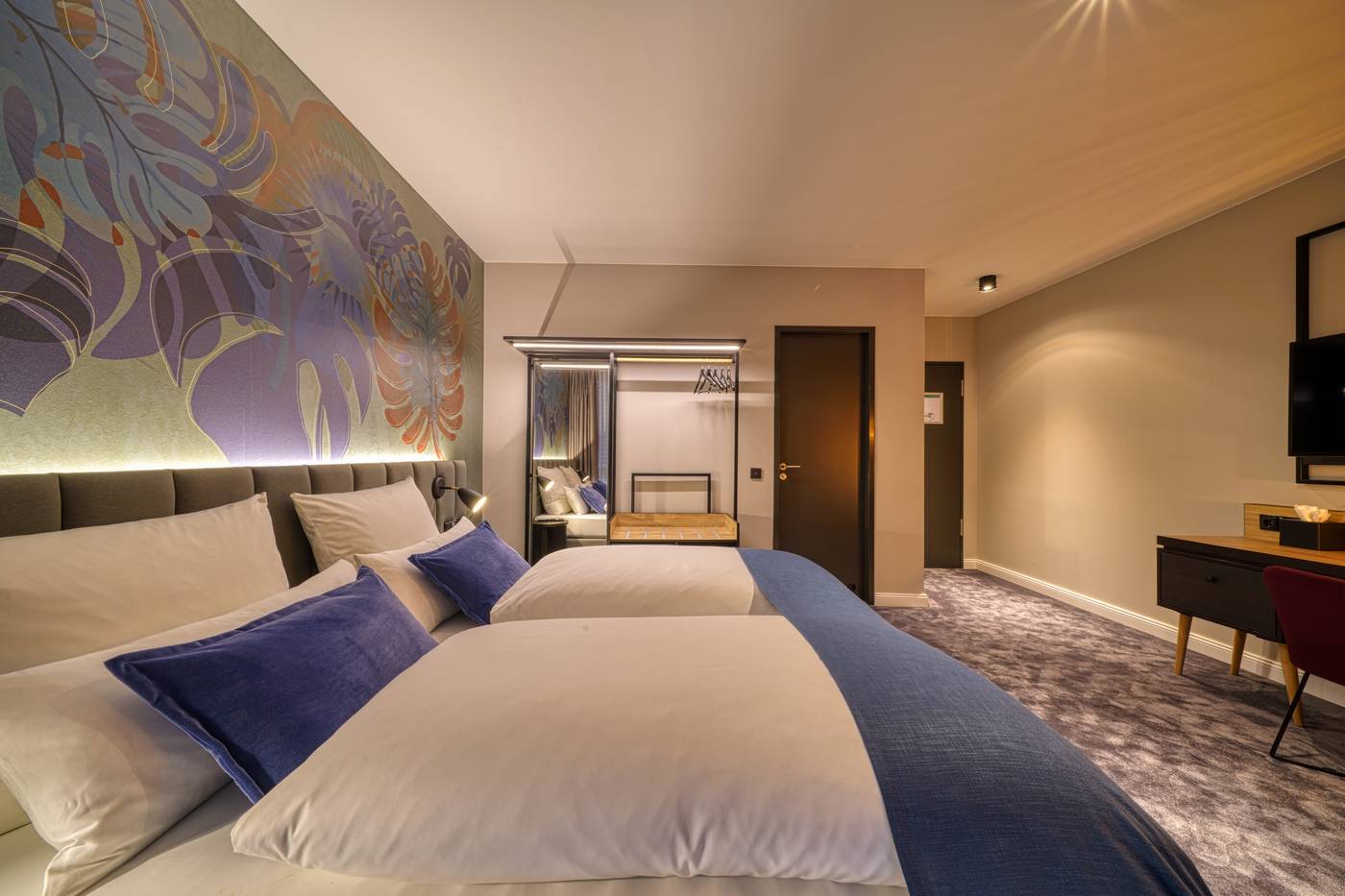 NYCE-Hotel-Bonn-Trademark-Collection-by-Wyndham-Room-10