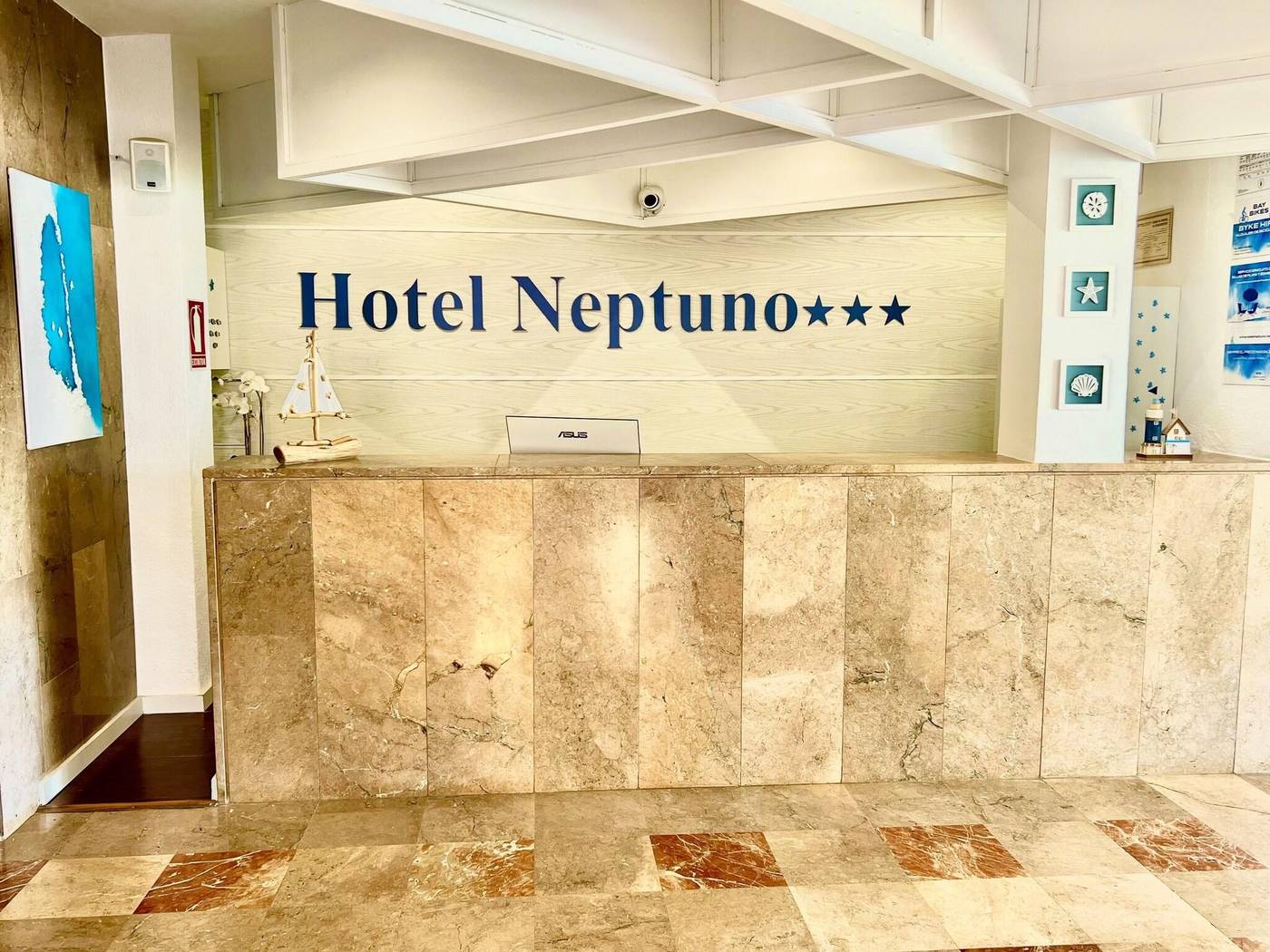 Hotel-Neptuno-Lobby-33