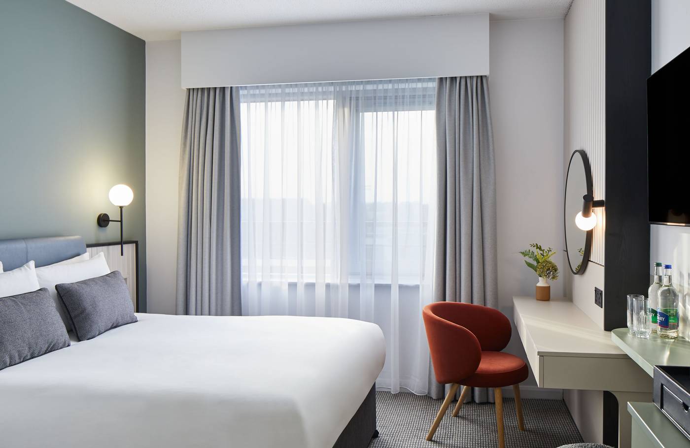 Leonardo-Hotel-Dublin-Parnell-Street---Jurys-Inn-Room-9
