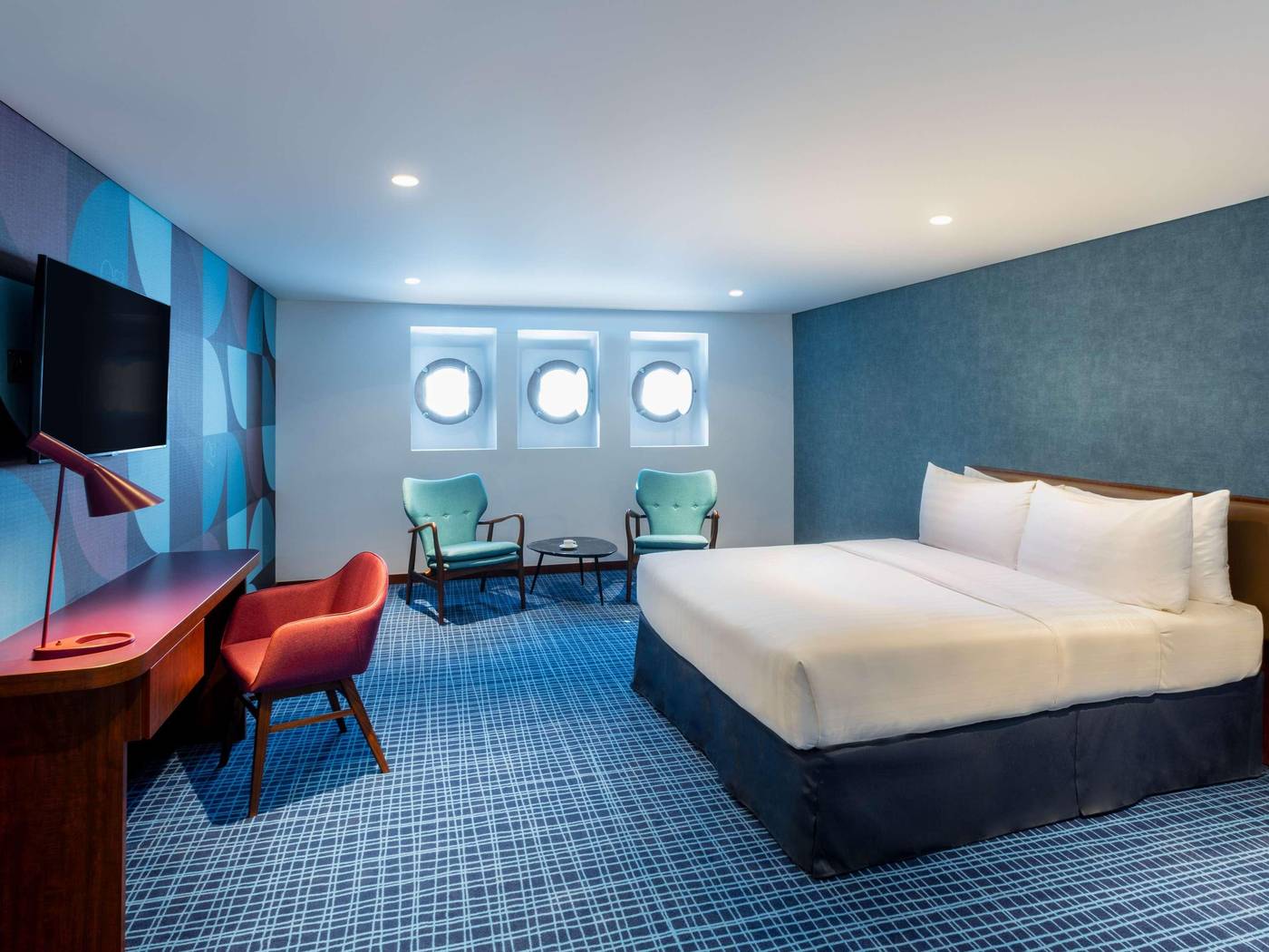 Queen-Elizabeth-2-Hotel-Room-22