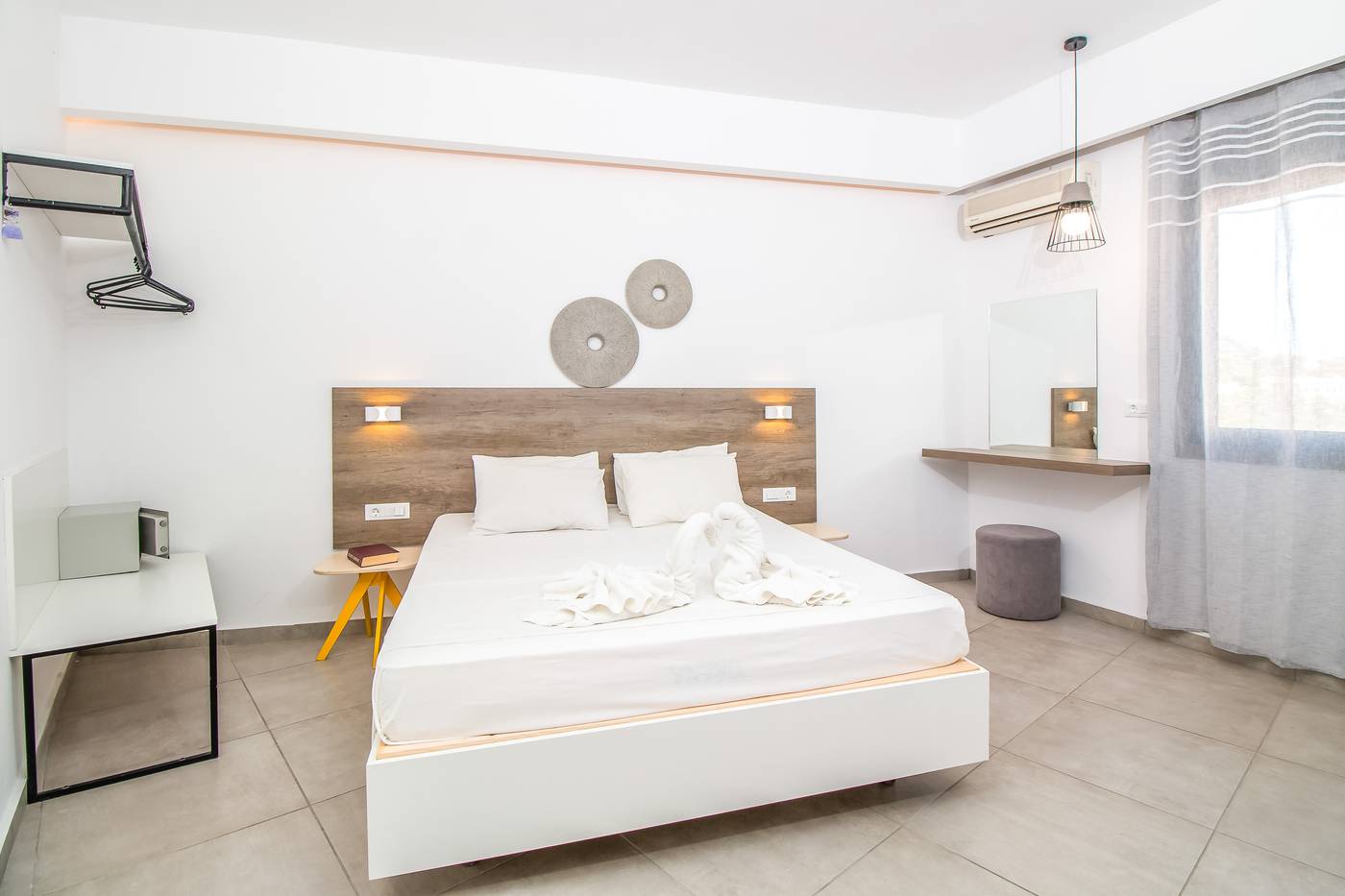 Hillside-Studios-Room-29