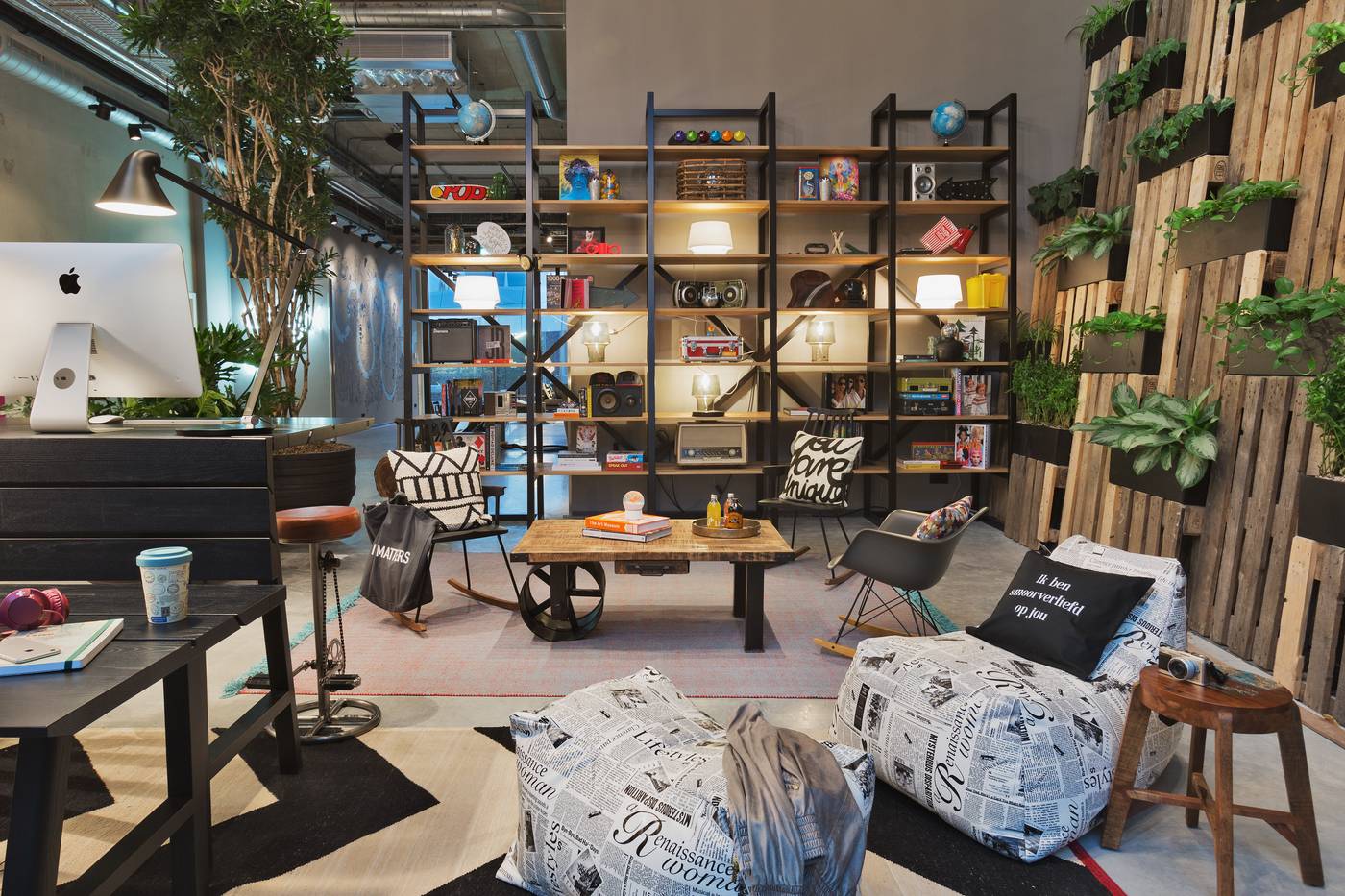 Moxy-Amsterdam-Houthavens-Lobby-4