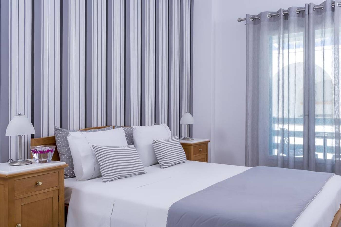 Santellini-Hotel-Room-11