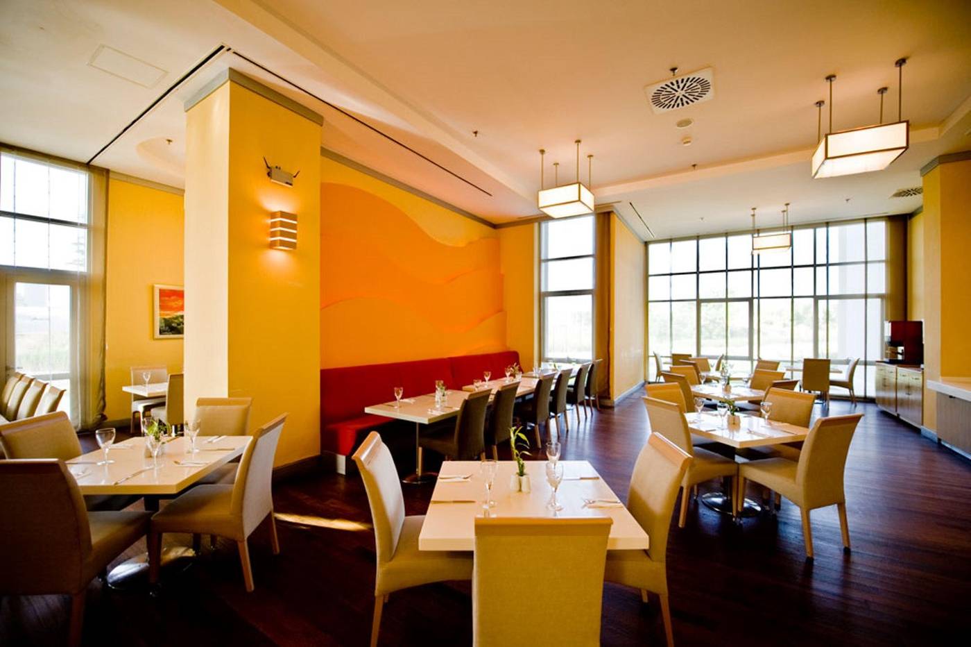 WOW-Airport-Restaurant-6